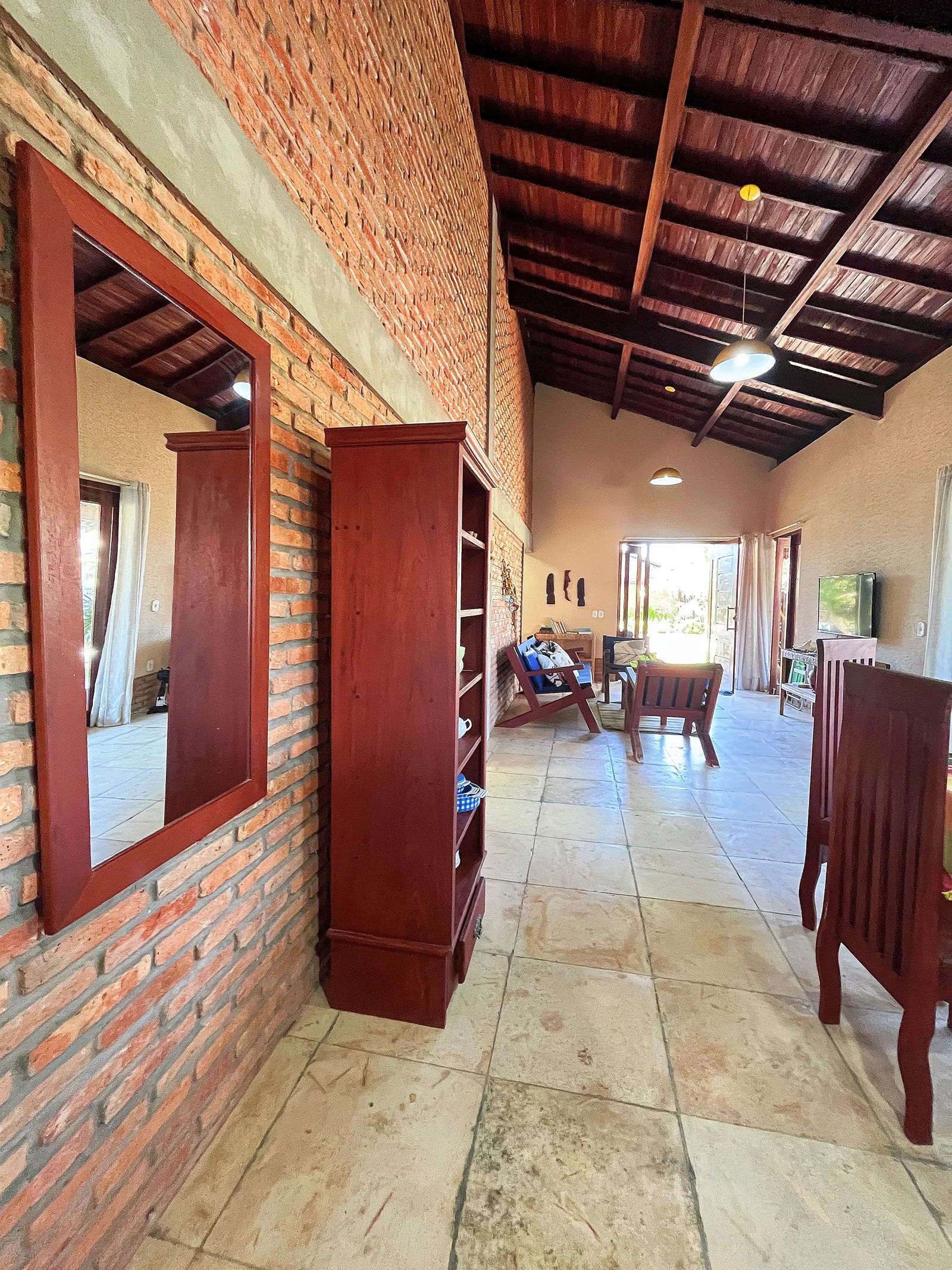Corredor e sala da Casa Luís Correia.